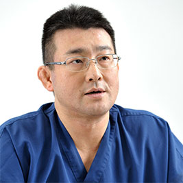 心臓血管外科部長 伊庭 裕