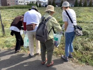 「ゴミ拾いボランティア」街頭歩道のゴミ拾い、こころスッキリのひと時でした。ご協力いただきました皆さまありがとうございます。