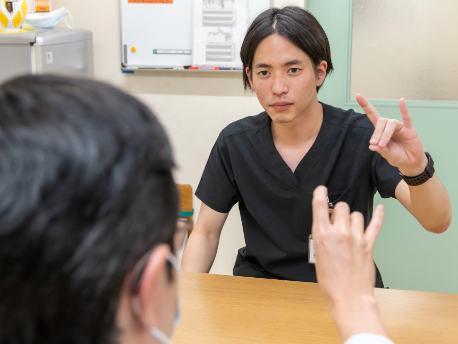 言語療法(ST）班 施術の様子